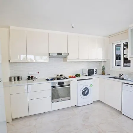 Mesogi Seafront, Stunning 4bdr Fontline Villa