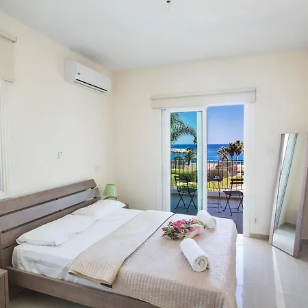 Mesogi Seafront, Stunning 4bdr Fontline Villa *